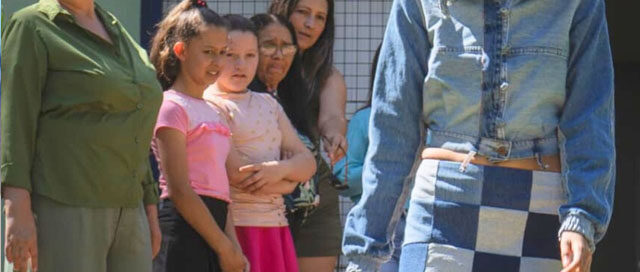 OBERÁ: Muestra de confección a medida con desfile de alumnas del curso avanzado