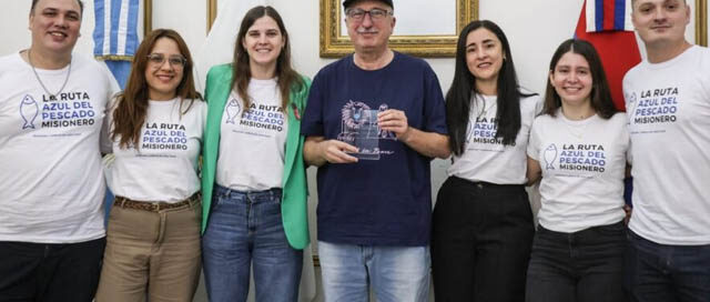 Jóvenes misioneros fueron premiados por el CFI por un proyecto sobre el pescado local Jóvenes misioneros fueron premiados por el CFI por un proyecto sobre el pescado local