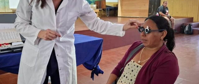 LIBERTAD: El operativo 58 de “Mirar Mejor” acercó controles visuales y anteojos gratuitos LIBERTAD: El operativo 58 de “Mirar Mejor” acercó controles visuales y anteojos gratuitos