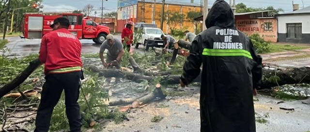 POSADAS: Operativo policial de asistencia por la tormenta y monitoreo en el interior POSADAS: Operativo policial de asistencia por la tormenta y monitoreo en el interior