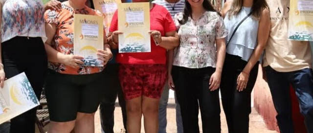 ELDORADO: Entregan boletos de compraventa a familias del barrio Bernín ELDORADO: Entregan boletos de compraventa a familias del barrio Bernín