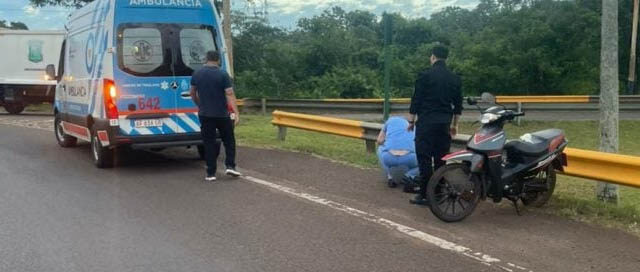 IGUAZÚ: Joven de 18 años murió tras despistar con su moto en la rotonda de acceso IGUAZÚ: Joven de 18 años murió tras despistar con su moto en la rotonda de acceso