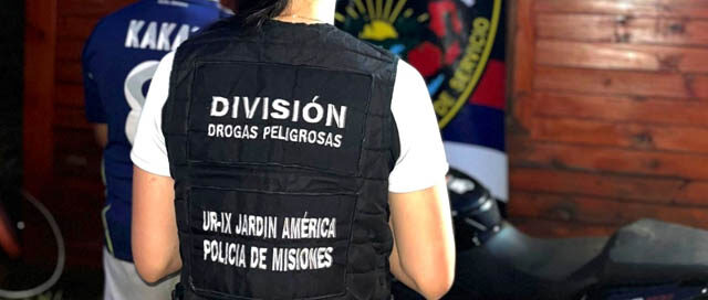 URQUIZA: Intentó huir en una moto robada y fue detenido por la Policía de Misiones URQUIZA: Intentó huir en una moto robada y fue detenido por la Policía de Misiones