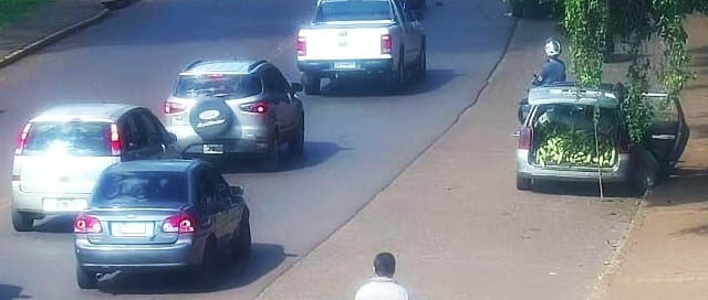 ELDORADO: El 911 detectó una escena de violencia urbana y detuvieron a un limpiavidrios en la avenida San Martín ELDORADO: El 911 detectó una escena de violencia urbana y detuvieron a un limpiavidrios en la avenida San Martín