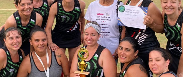 CAPIOVÍ: La municipalidad destacó el desempeño de las jugadoras de hockey CAPIOVÍ: La municipalidad destacó el desempeño de las jugadoras de hockey