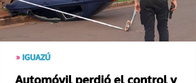IGUAZÚ: Automóvil perdió el control y volcó sin dejar heridos