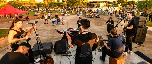 Posadas: “Al Caer el Sol” despide la temporada con música y poesía en El Brete Posadas: “Al Caer el Sol” despide la temporada con música y poesía en El Brete