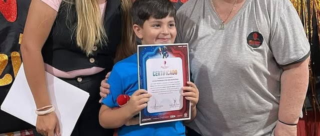 IGUAZÚ: Red Maker cerró el año con una gala de proyectos de robótica