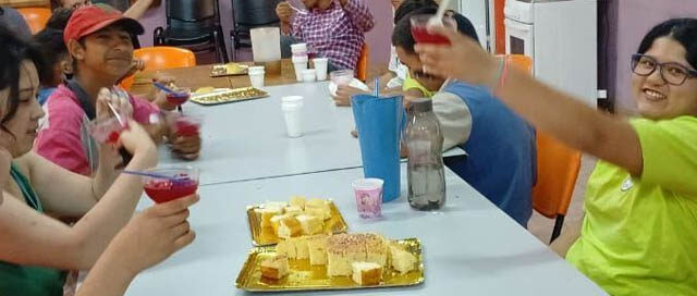 CAPIOVÍ: Cierre del ciclo lectivo del proyecto “Mentes Curiosas” junto a alumnos de la Escuela Especial CAPIOVÍ: Cierre del ciclo lectivo del proyecto “Mentes Curiosas” junto a alumnos de la Escuela Especial