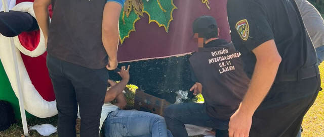 ALEM: Encontraron a la adolescente buscada escondida en un adorno navideño ALEM: Encontraron a la adolescente buscada escondida en un adorno navideño