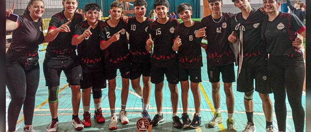 SAN VICENTE: El Torneo Desafío reunió a 32 equipos en una gran jornada de vóley SAN VICENTE: El Torneo Desafío reunió a 32 equipos en una gran jornada de vóley