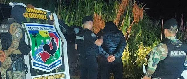 ANDRESITO: Detuvieron a un conductor que huía en una camioneta robada en Brasil ANDRESITO: Detuvieron a un conductor que huía en una camioneta robada en Brasil