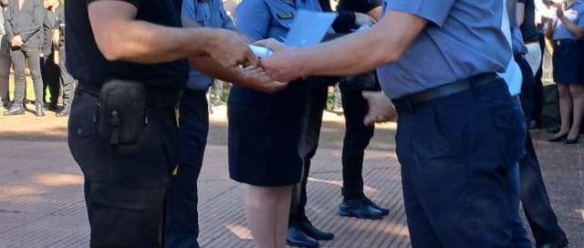 JARDÍN AMÉRICA: Reconocieron a efectivos policiales y entregaron certificados de capacitación JARDÍN AMÉRICA: Reconocieron a efectivos policiales y entregaron certificados de capacitación