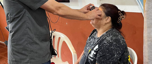ESPERANZA: Operativo “Mirar Mejor” entrega anteojos gratuitos a vecinos ESPERANZA: Operativo “Mirar Mejor” entrega anteojos gratuitos a vecinos