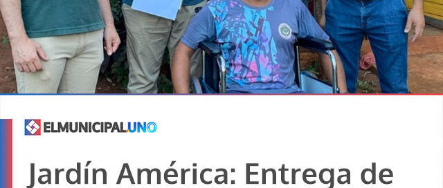 Jardín América: Entrega de silla de ruedas a joven que inspira con su historia de superación
