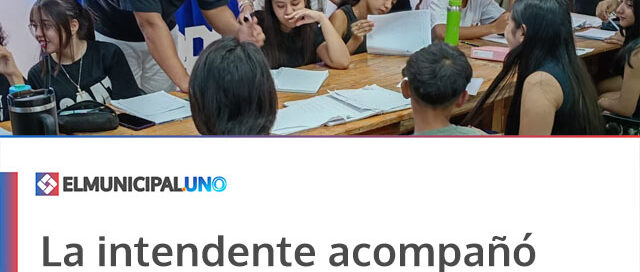 La intendente acompañó a los jóvenes en las clases de apoyo escolar para la secundaria